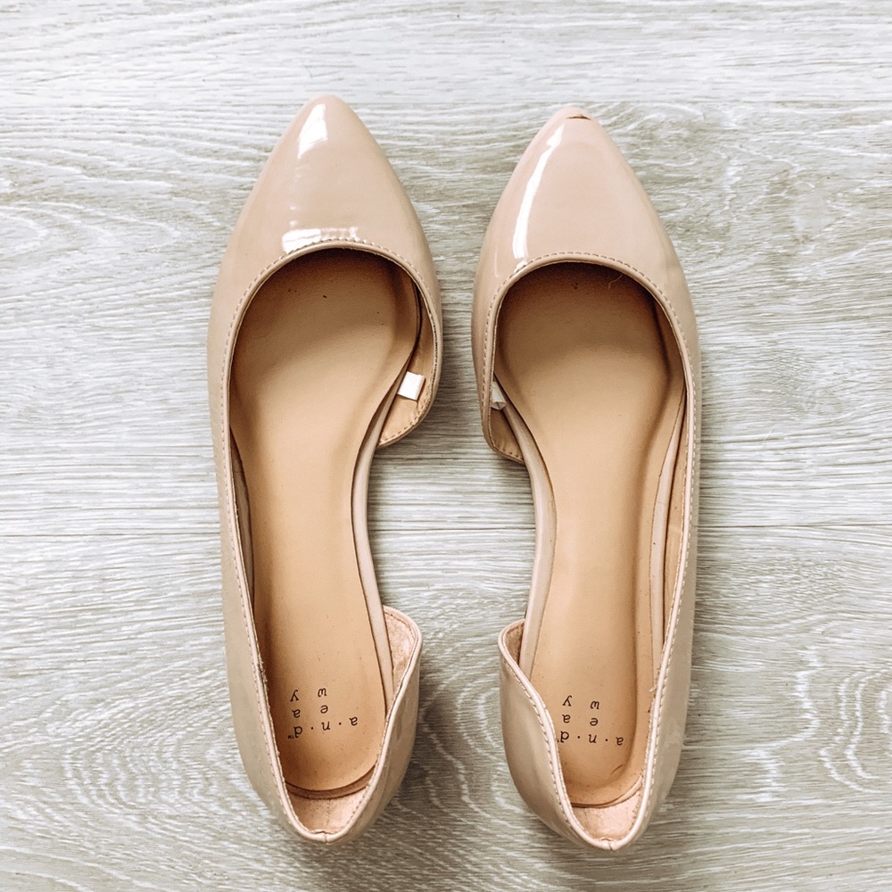Cream Pointed Tow Ballet Flats